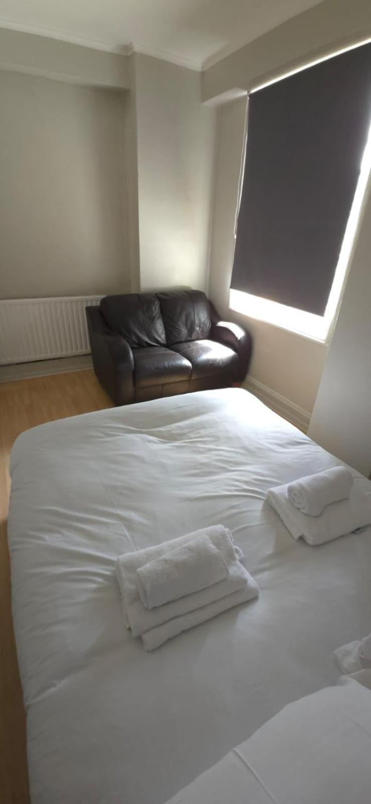 2 Bedroom Flat In Little Venice W2 *